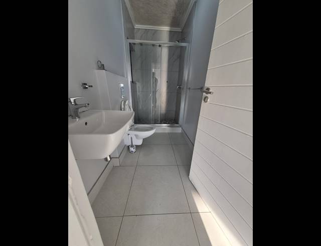 2 BEDROOM APARTMENT FOR SALE IN UMHLANGA RIDGE